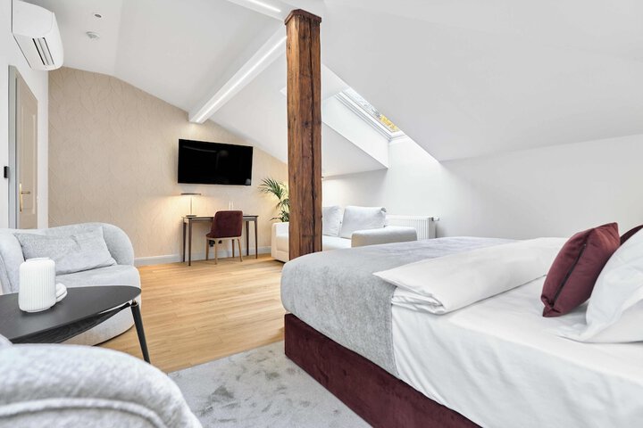 Room 5 of 39