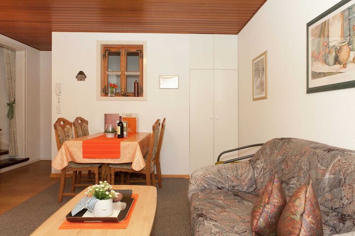 Room 9 of 38