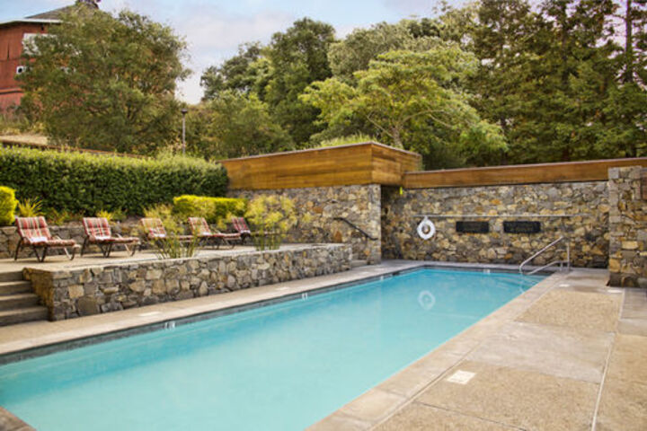 Pool 17 of 18