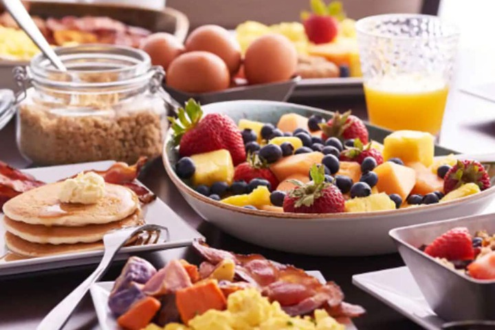 Breakfast buffet