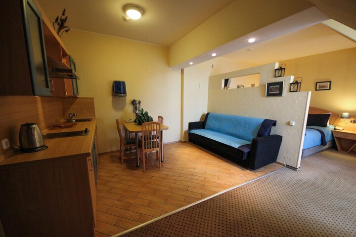 Room 14 of 72