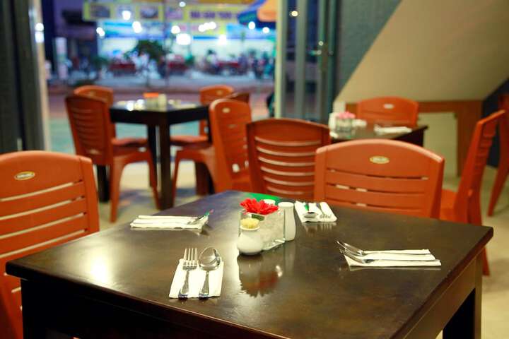 Dining Photos