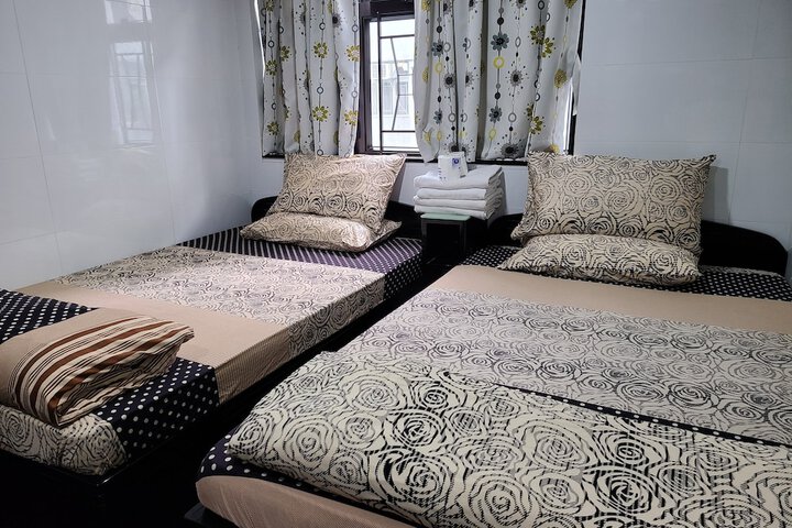 Room 6 of 37