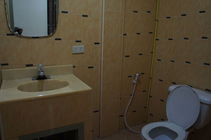 Room 25 of 32