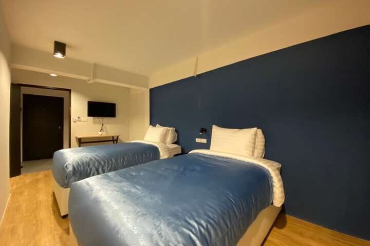 Room 9 of 30
