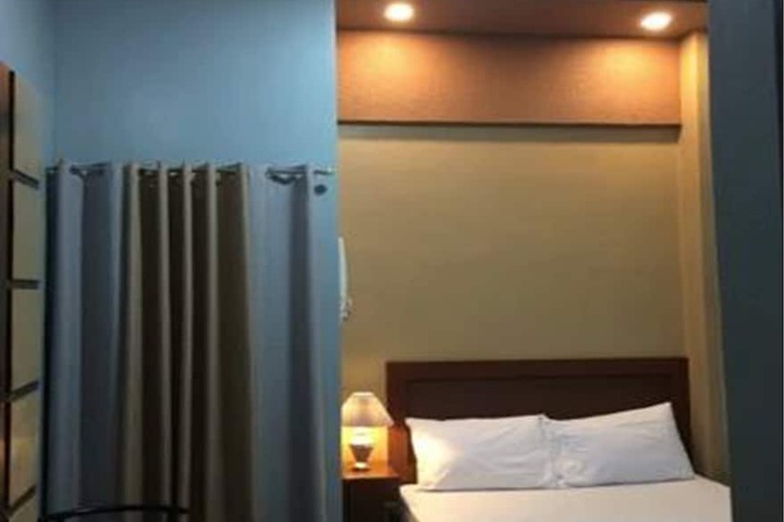 Room 10 of 46