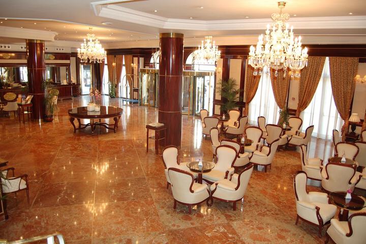Guest Lobby