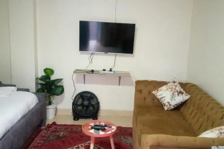 Room 2 of 6
