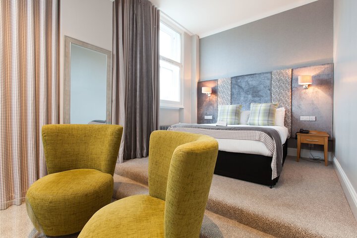 Room 21 of 77