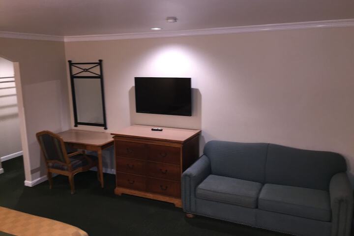 Room 8 of 66