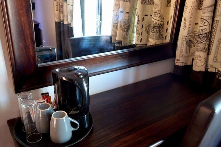 Breakfast/Coffee Service 19 of 47