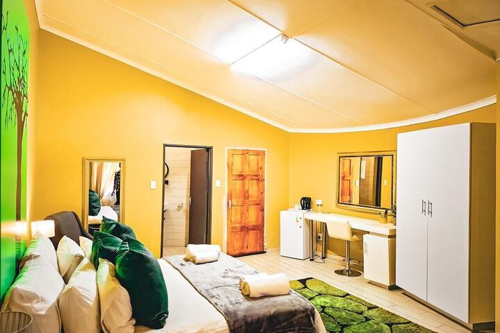Room 6 of 34