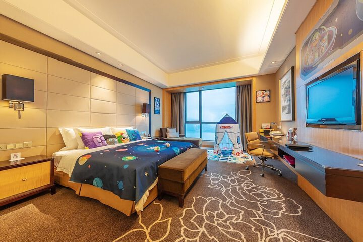 Room 3 of 89