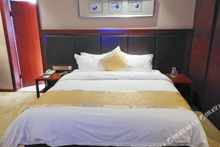 Lusong Taihua Hotel