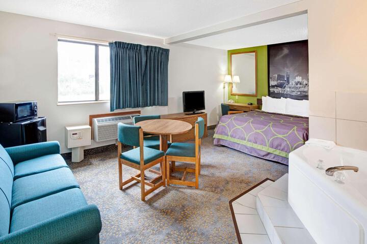 2 Double Beds (3 of 6)