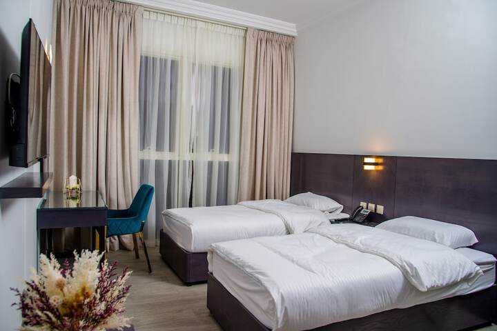 Room 10 of 26