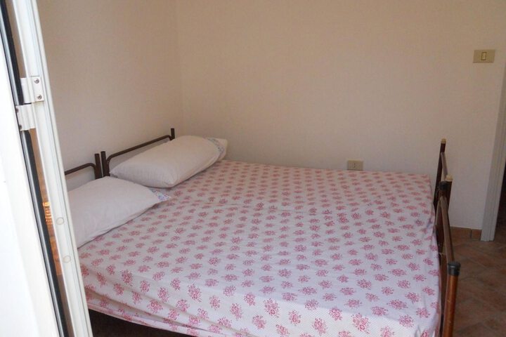 Room 8 of 47