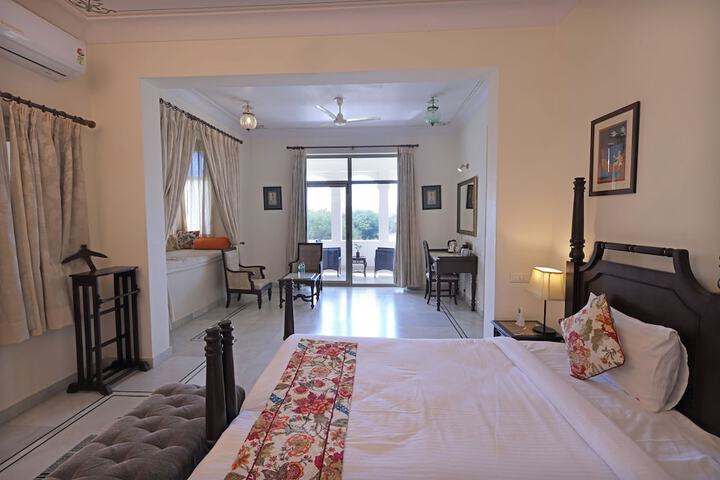 Room 46 of 144