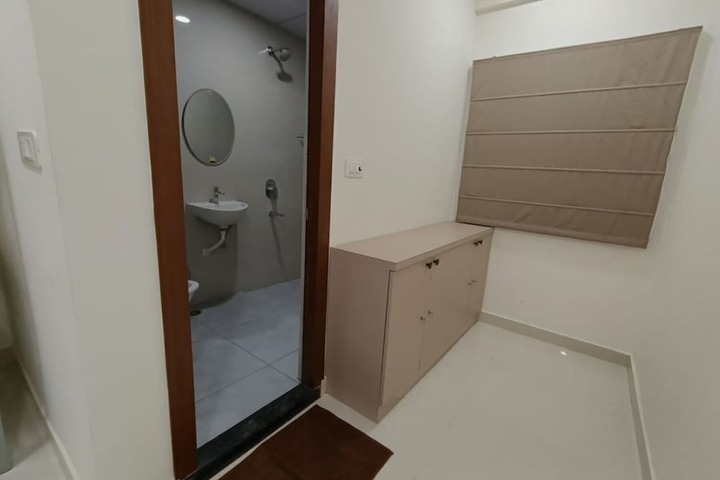 Room 18 of 25