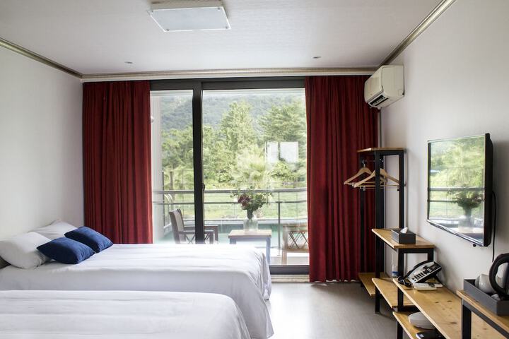 Room 15 of 38