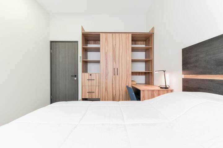Room 53 of 228