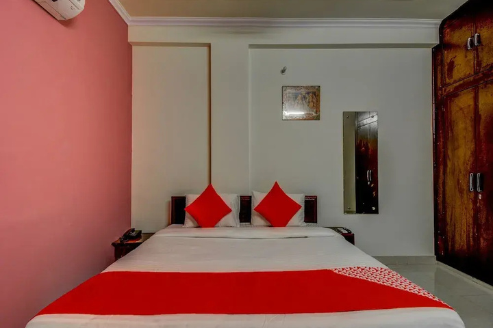 Room 3 of 11