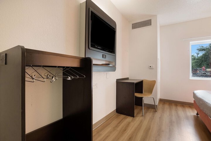 Double Room Disability Accessible (4 of 12)