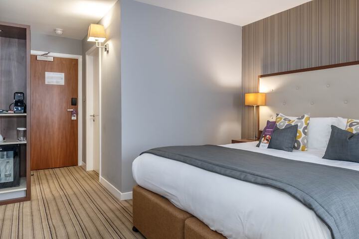 Room 14 of 151