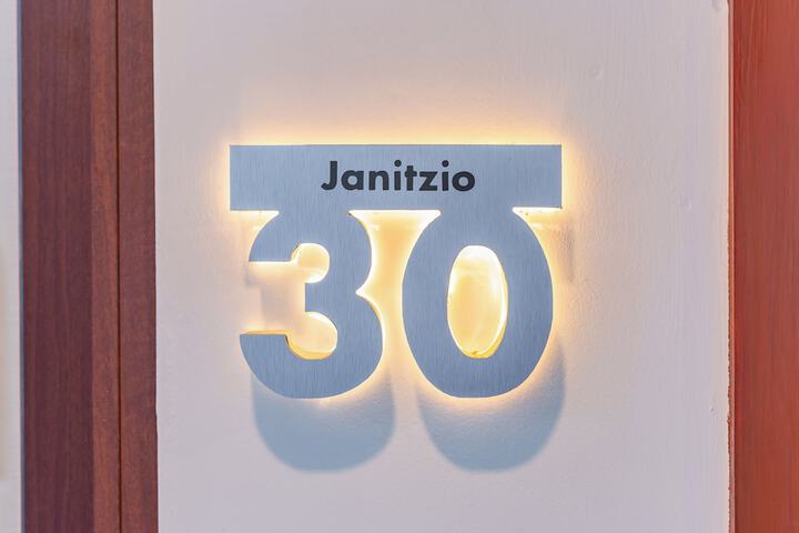 Room 116 of 329