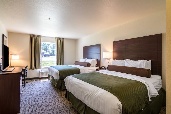 2 Queen Guest Room (11 of 16)