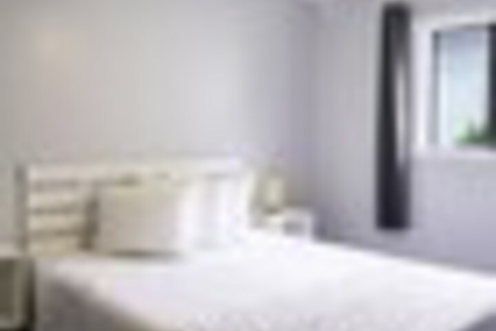 Room 14 of 147