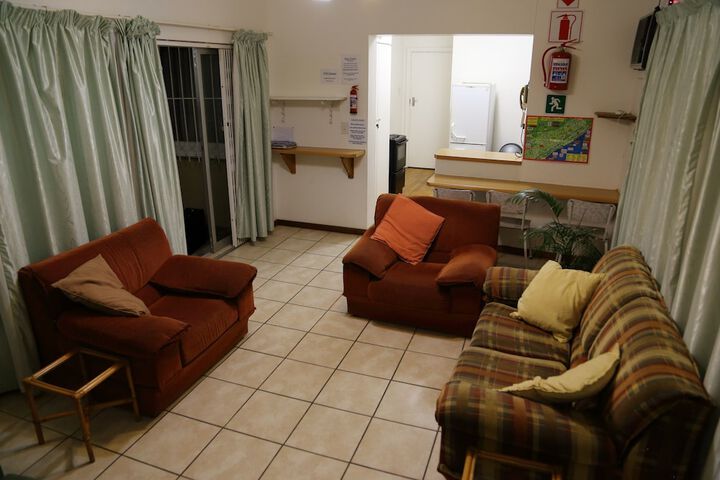 Lounge 20 of 26
