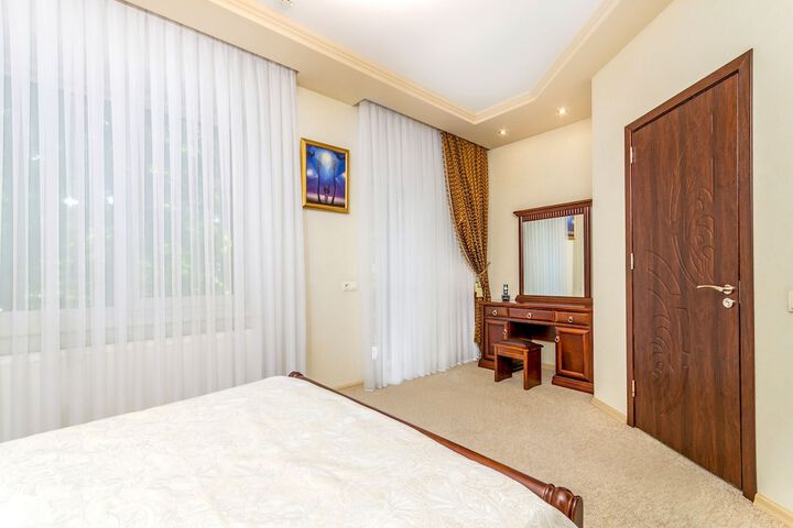 Room 5 of 25