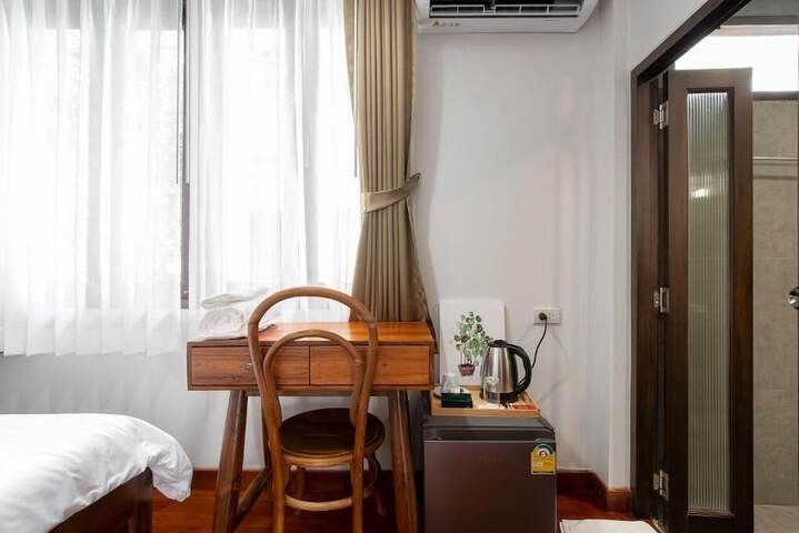 Room 4 of 26