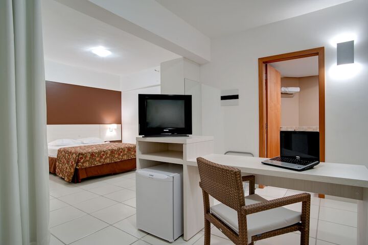 Room 8 of 93