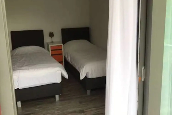 Room 4 of 14