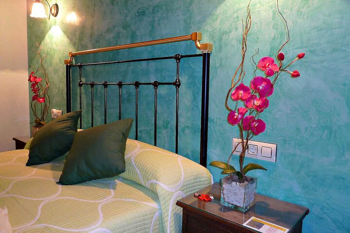 Room 4 of 75