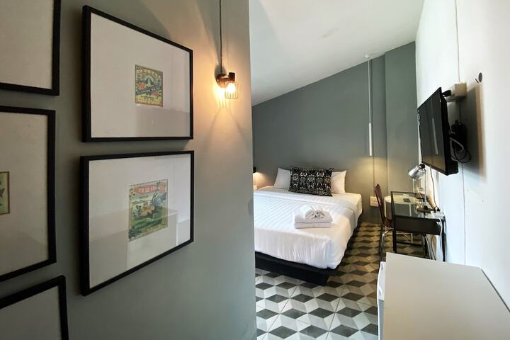 Room 13 of 39