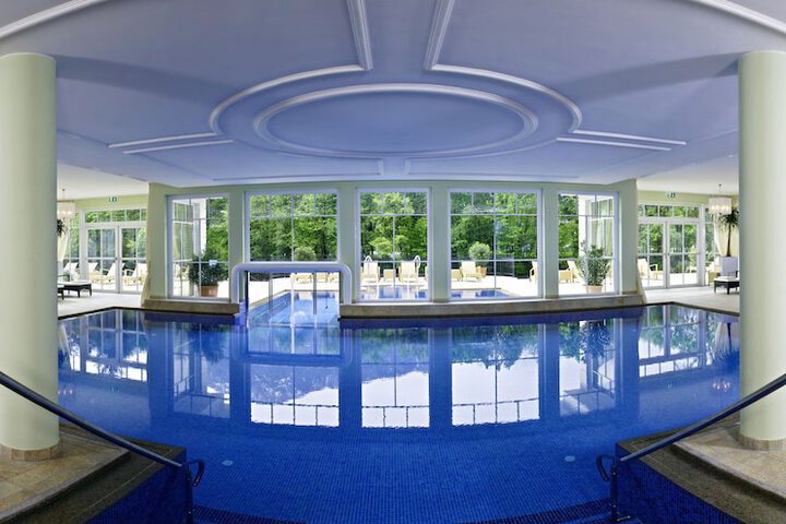Hotel Pool
