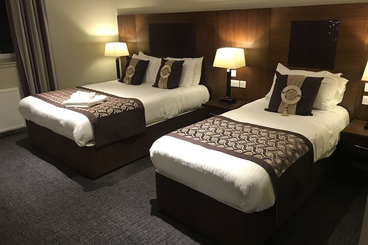 Room 16 of 38