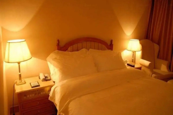 Room 5 of 19