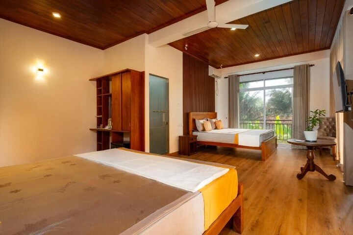 Room 10 of 62