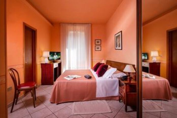 Room 18 of 33