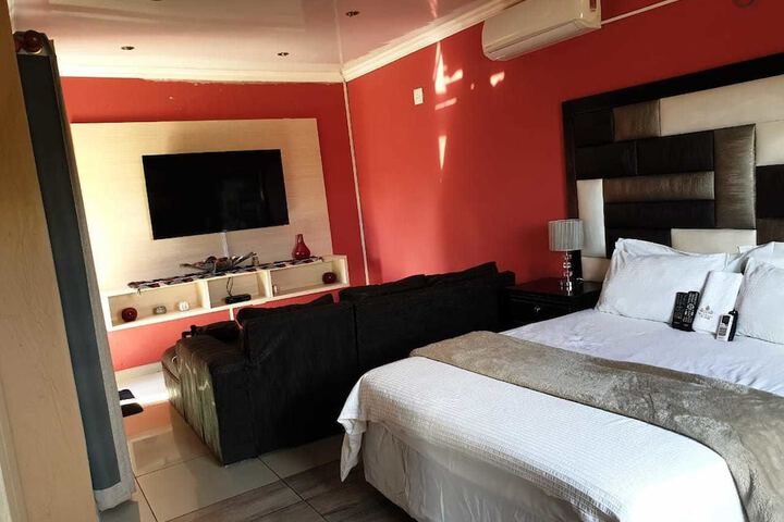 Room 6 of 98