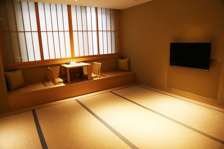Room 18 of 103