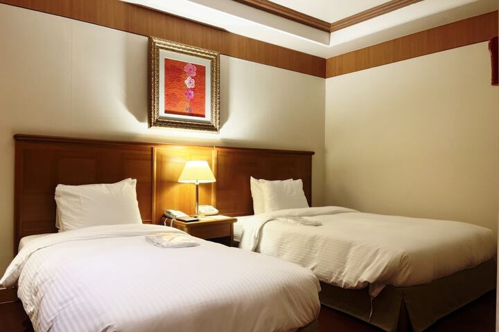 Room 38 of 106