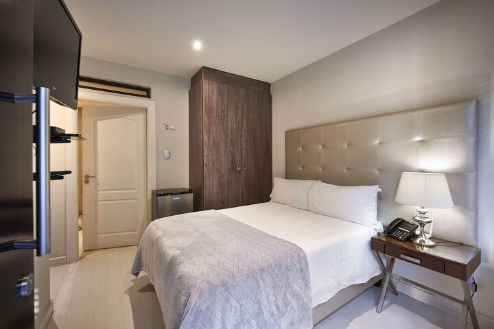 Room 3 of 101