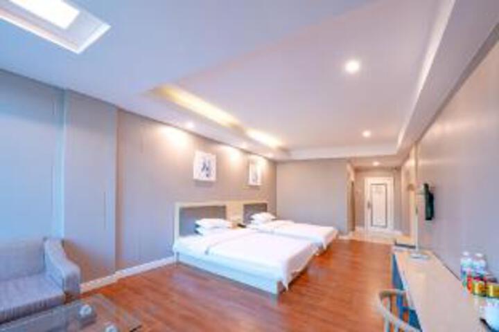 Room 19 of 21
