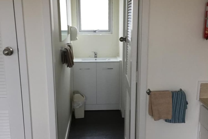 Room 25 of 38