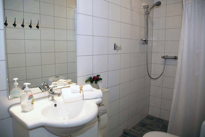Room 146 of 189